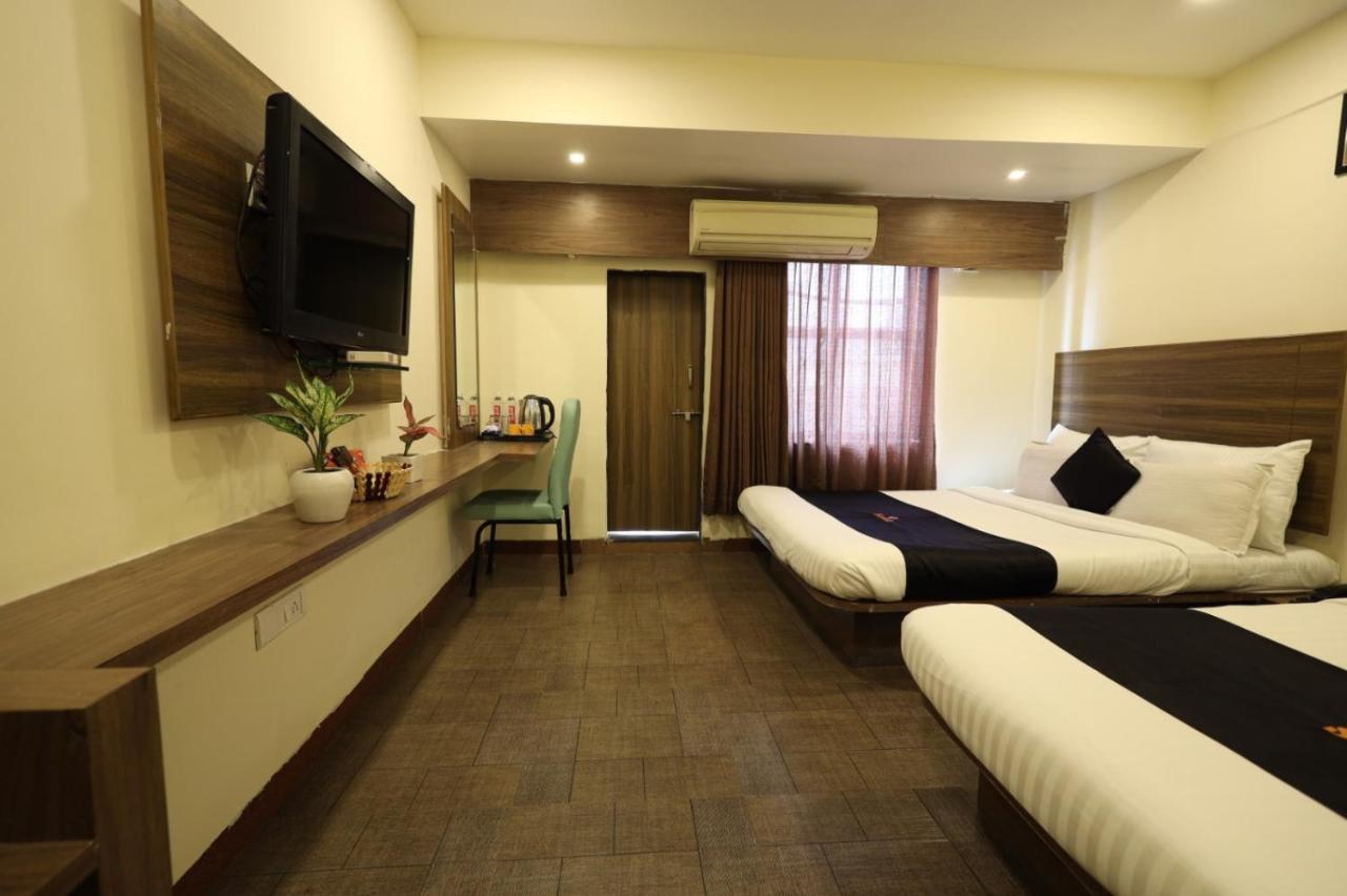 Saish Hotel 쉬르디 외부 사진