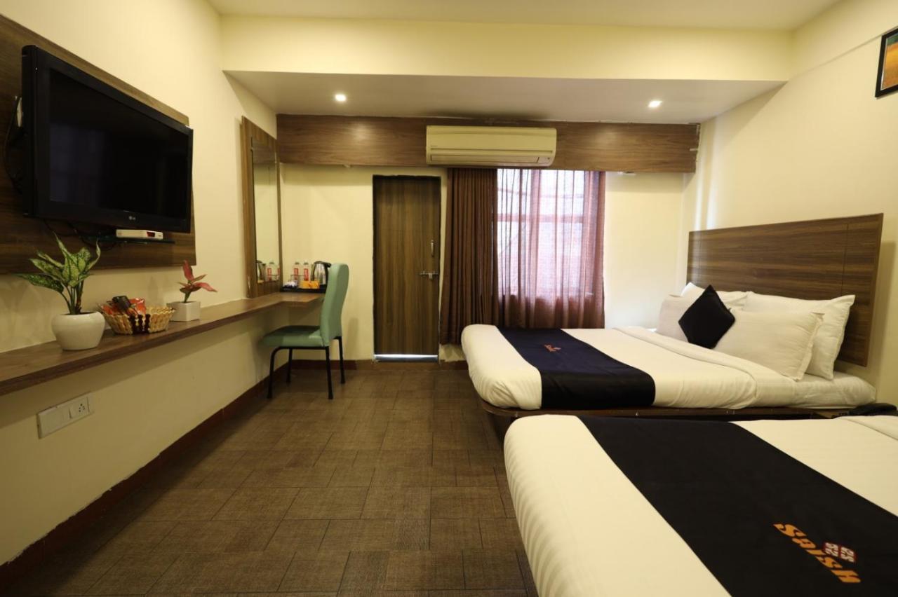 Saish Hotel 쉬르디 외부 사진