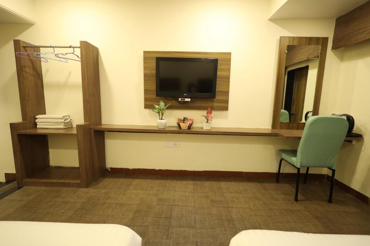 Saish Hotel 쉬르디 외부 사진