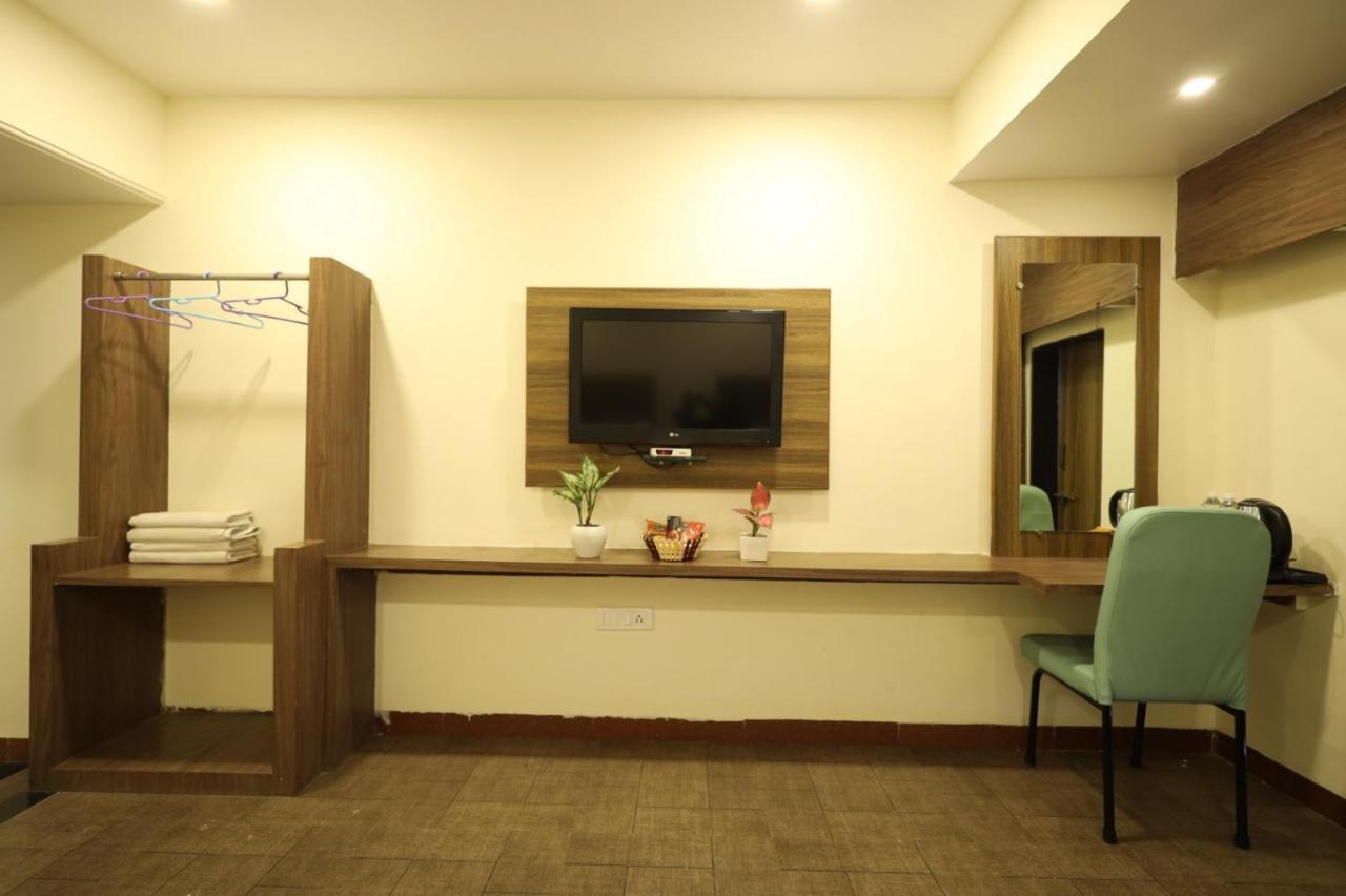 Saish Hotel 쉬르디 외부 사진