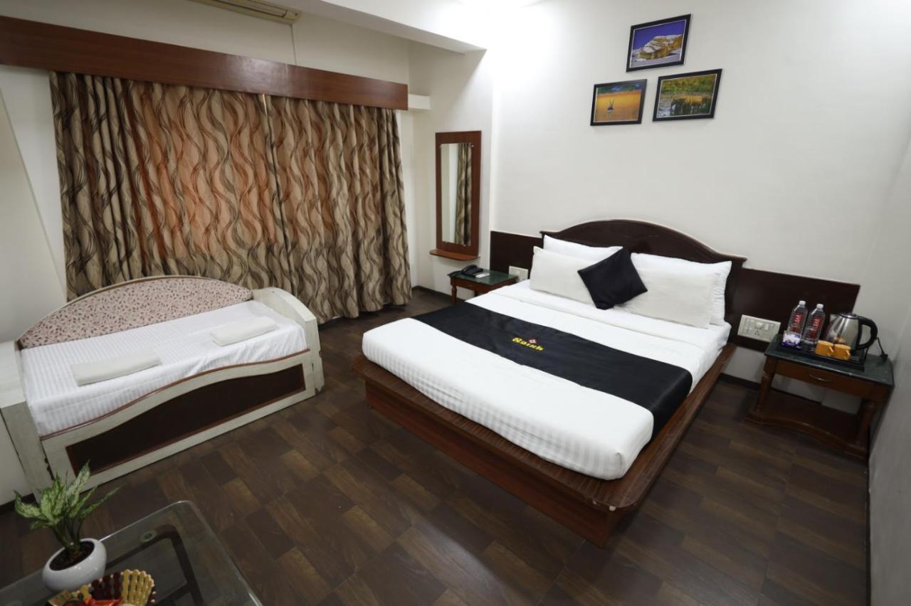 Saish Hotel 쉬르디 외부 사진