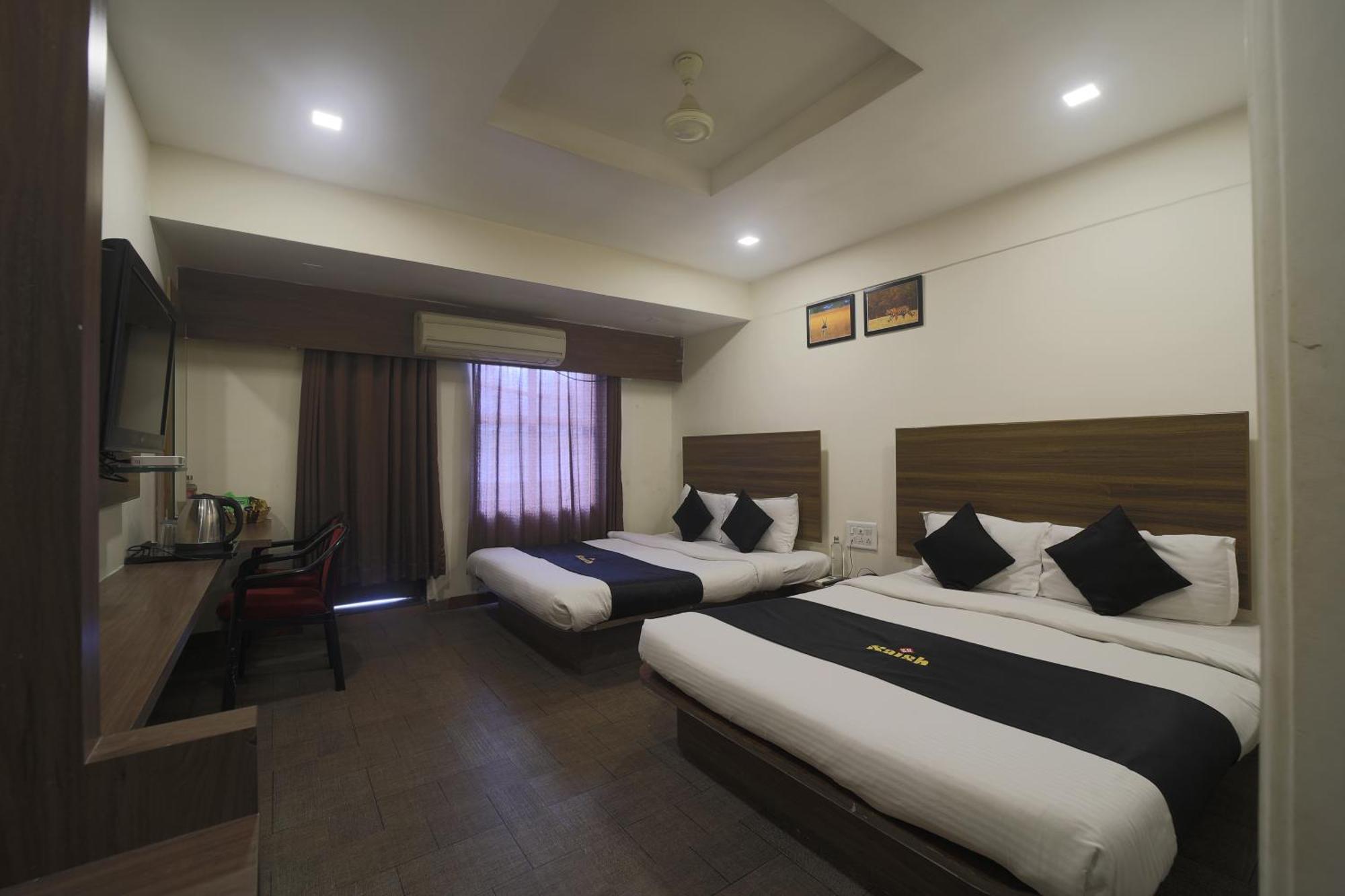 Saish Hotel 쉬르디 외부 사진