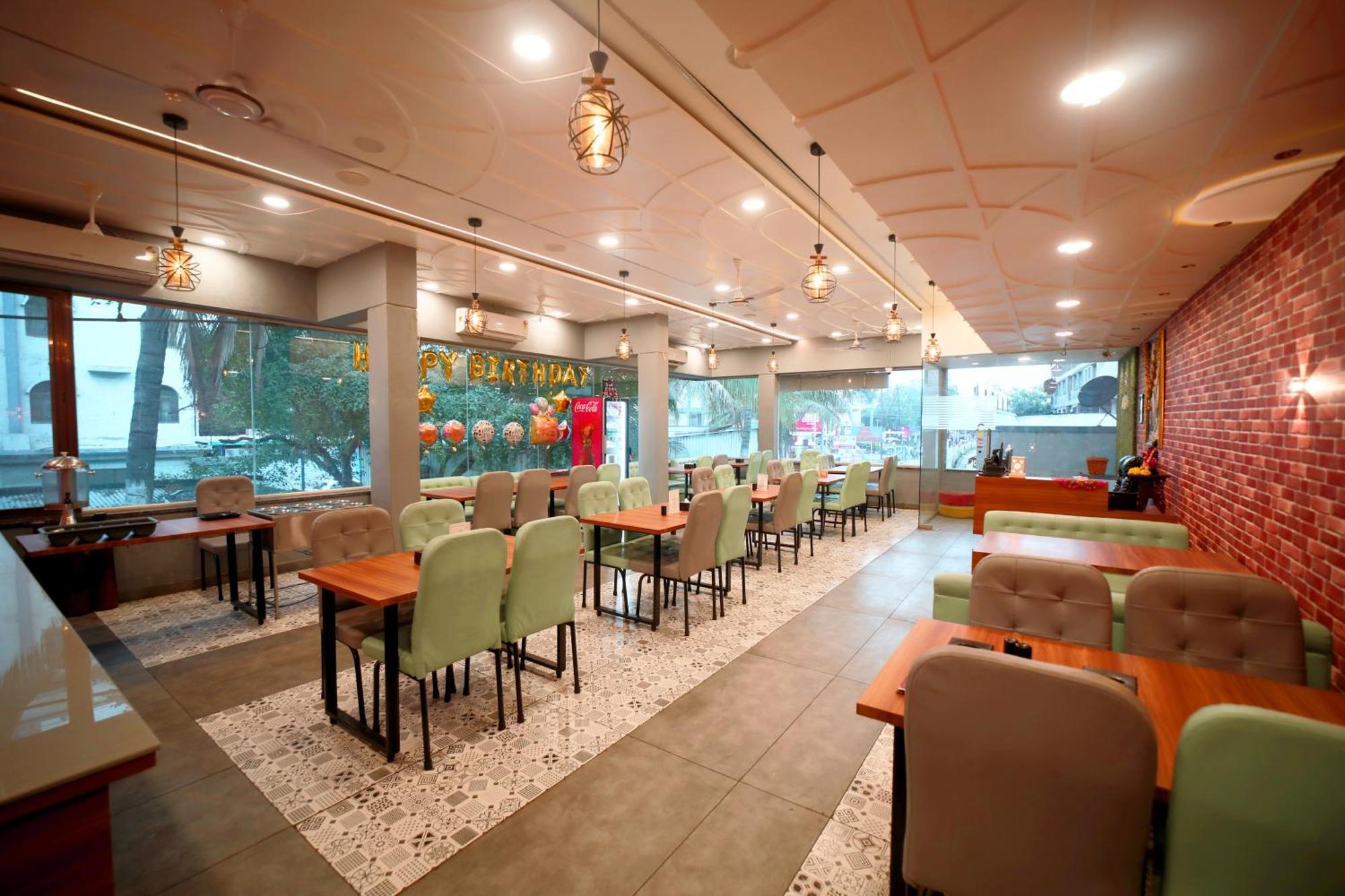 Saish Hotel 쉬르디 외부 사진